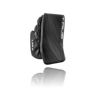 TRUE L20.2 GOALIE BLOCKER ALL BLACK
